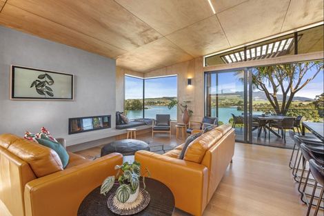 Photo of property in 21 Point Street, Raglan, 3225