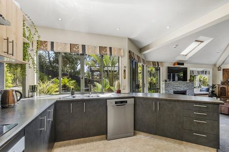 Photo of property in 15 Eclipse Lane, Whitby, Porirua, 5024