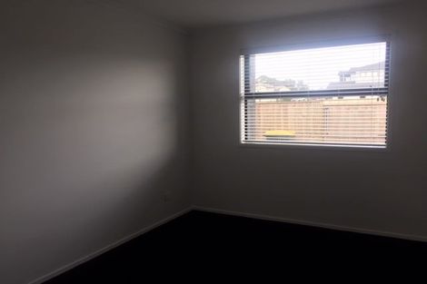 Photo of property in 42 Vinistra Road, Kumeu, 0810