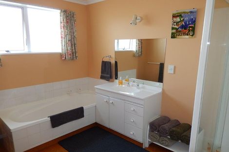 Photo of property in 17 Doon Street, Oamaru North, Oamaru, 9400