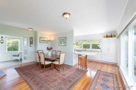 Photo of property in 39 Maungaraki Road, Korokoro, Lower Hutt, 5012