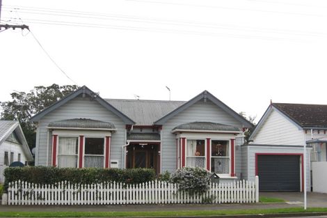 Photo of property in 23 Gilbert Street, New Plymouth, 4310