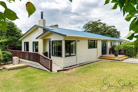 Photo of property in 1884 Paparoa Valley Road, Paparoa, 0571