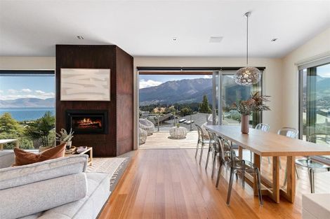 Photo of property in 17 Poplar Drive, Kelvin Heights, Queenstown, 9300