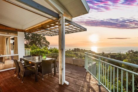 Photo of property in 77 Waitea Road, Muriwai, 0881