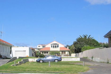 Photo of property in 61 Marine Parade, Mount Maunganui, 3116