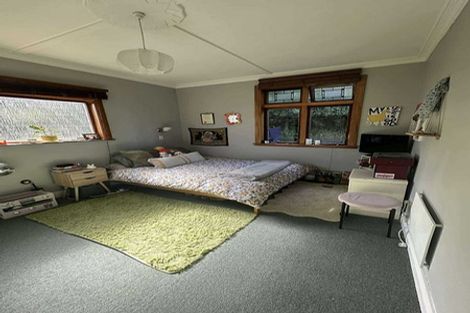 Photo of property in 10 Helen Street, Brooklyn, Wellington, 6021