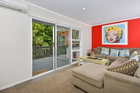 Photo of property in 1/649 Beach Road, Rothesay Bay, Auckland, 0630