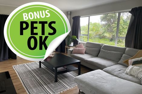 Photo of property in 2/13 Gretel Place, Hillcrest, Auckland, 0627