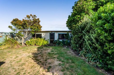 Photo of property in 8 Pohutukawa Drive, Opunake, 4616