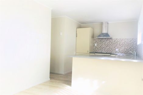 Photo of property in 20 Pukeroa Place, Papakura, 2110