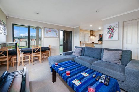 Photo of property in 1 Chardonnay Rise, Henderson, Auckland, 0612