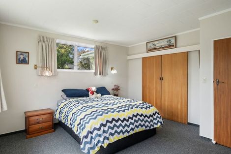 Photo of property in 18 Leybourne Avenue, Waikanae, 5036