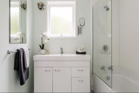 Photo of property in 11 Shortland Place, Havelock North, 4130