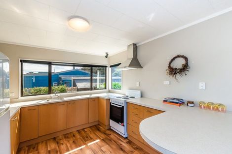 Photo of property in 26 Scott Avenue, Otaki Beach, Otaki, 5512