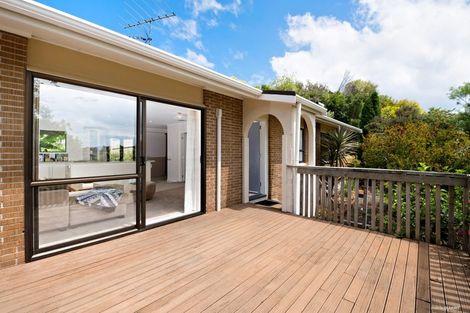 Photo of property in 2/56 Oaktree Avenue, Browns Bay, Auckland, 0630