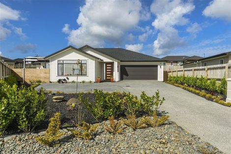 Photo of property in 13 Remana Crescent, Huapai, Kumeu, 0810