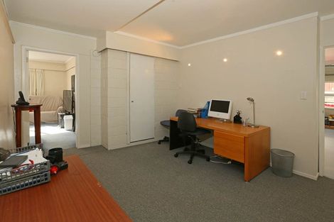 Photo of property in 14a Bridge Avenue, Te Atatu South, Auckland, 0610