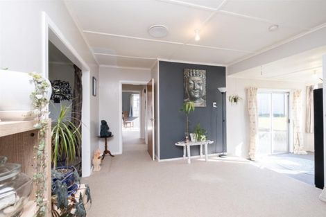 Photo of property in 100 Hathaway Street, Stratford, 4332