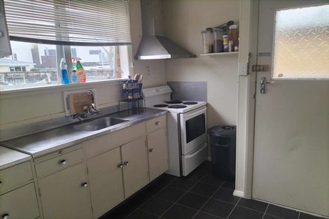 Photo of property in 2/84 Linton Street, West End, Palmerston North, 4410
