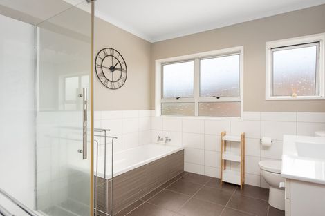 Photo of property in 4 Sunny Bay Road, Matua, Tauranga, 3110