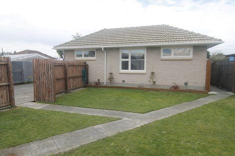 Photo of property in 69 Liverton Crescent, Bishopdale, Christchurch, 8053