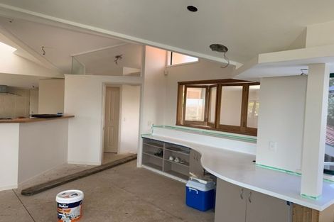 Photo of property in 2/23 Barker Rise, Northcross, Auckland, 0632