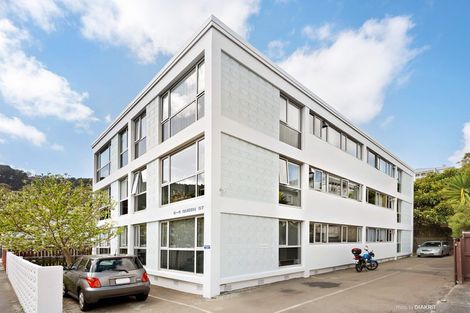 Photo of property in Victoria Court, 8/4 Queen Street, Mount Victoria, Wellington, 6011