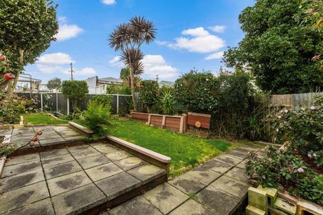 Photo of property in 11a Christmas Road, Manurewa, Auckland, 2102