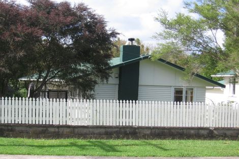 Photo of property in 12 Sarona Avenue, Glen Eden, Auckland, 0602