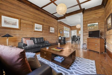 Photo of property in 22 Wallis Street, Raglan, 3225