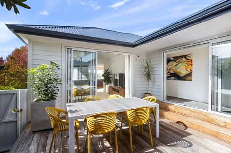 Photo of property in 6 Denby Lane, Northcote Point, Auckland, 0627