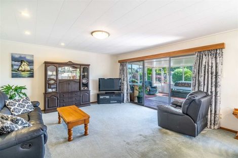 Photo of property in 122 Gladstone Terrace, Gladstone, Invercargill, 9810