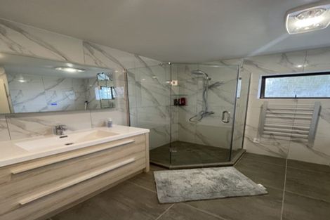 Photo of property in 18 King Richard Place, Browns Bay, Auckland, 0630