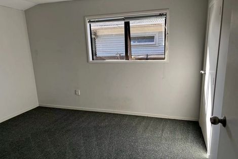 Photo of property in 24 Bond Crescent, Forrest Hill, Auckland, 0620