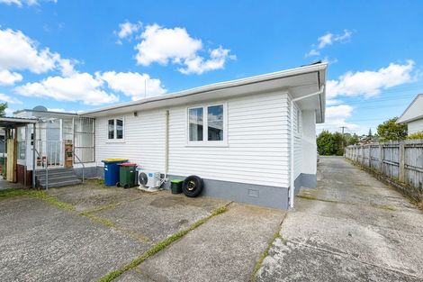 Photo of property in 57 Glendale Road, Glen Eden, Auckland, 0602