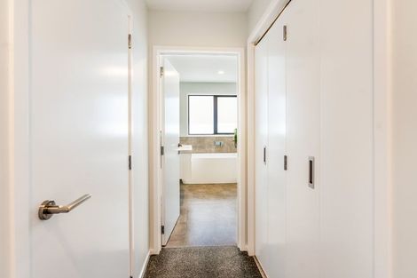 Photo of property in 4 Manaakitia Road, Karaka, 2124