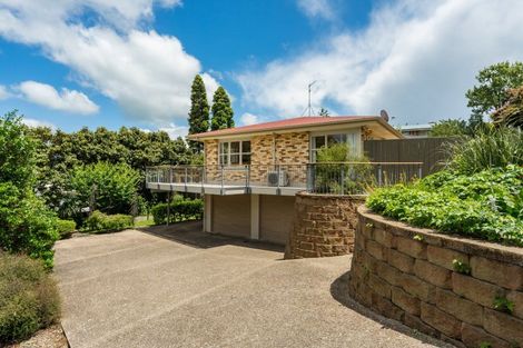 Photo of property in 99 Lake Crescent, Hamilton Lake, Hamilton, 3204