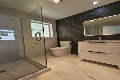 Photo of property in 12f Minaret Drive, Bucklands Beach, Auckland, 2014