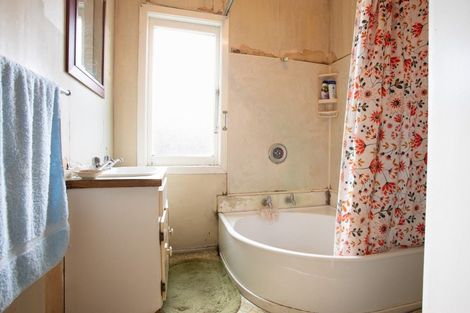 Photo of property in 10 Allardice Street, Dannevirke, 4930