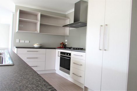 Photo of property in 17 Poulson Grove, Trentham, Upper Hutt, 5018