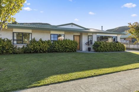 Photo of property in 34 Mary Huse Grove, Manor Park, Lower Hutt, 5019