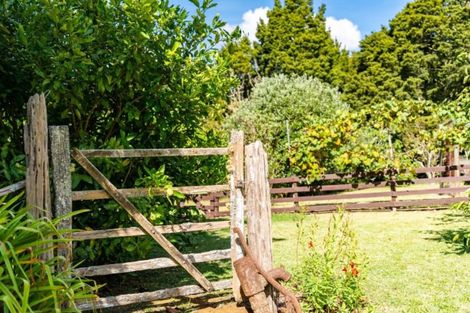 Photo of property in 102 Dip Road, Te Kamo, Whangarei, 0176