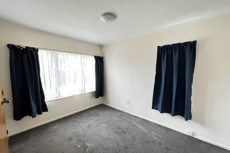 Photo of property in 50 Aviemore Drive, Highland Park, Auckland, 2010