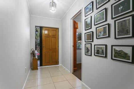 Photo of property in 1/6 Honeysuckle Lane, Mairangi Bay, Auckland, 0630