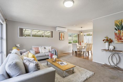 Photo of property in 2/12 Park Estate Road, Rosehill, Papakura, 2113