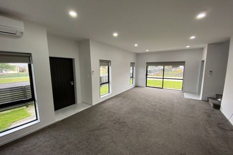 Photo of property in 1 Nagra Lane, Papakura, 2110