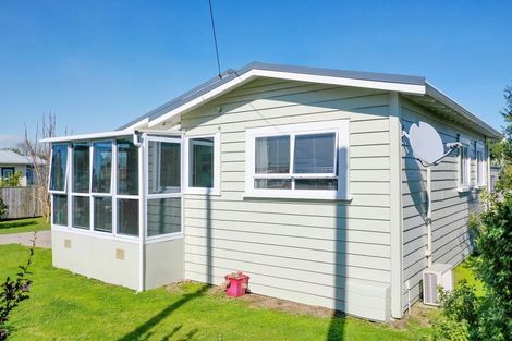 Photo of property in 38 Bridge Street, Edgecumbe, 3120