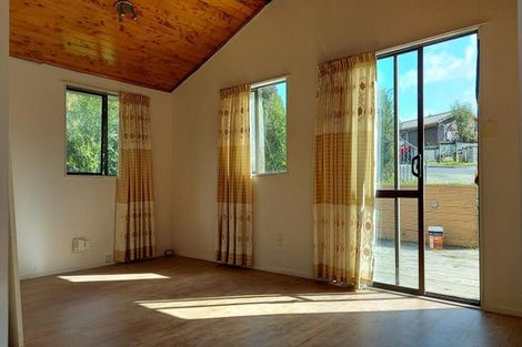 Photo of property in 13 Muriel Place, Ranui, Auckland, 0612