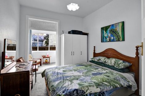 Photo of property in Devonport Apartments, 26/127 Saint Aubyn Street, New Plymouth, 4310